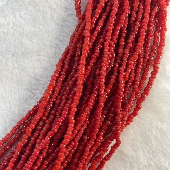 Vintage red coral necklace and earring set. - Picture 3 of 6